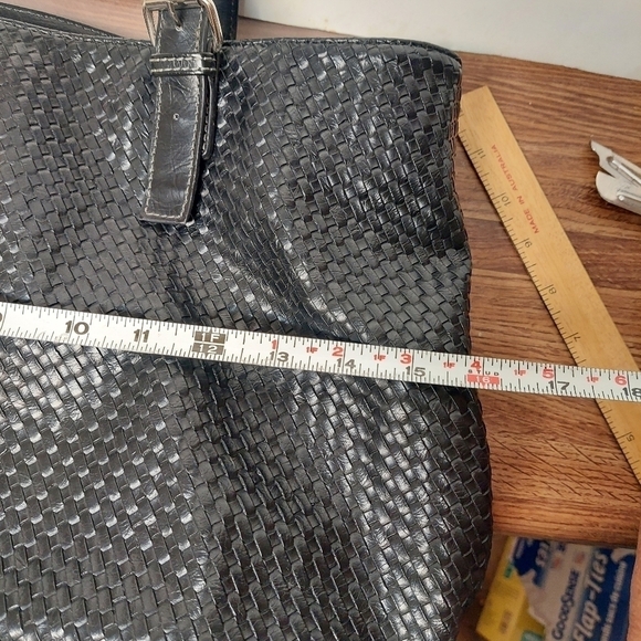 Kenneth Cole Reaction Large Black Weaved Over-shoulder Tote Bag - Picture 14 of 15